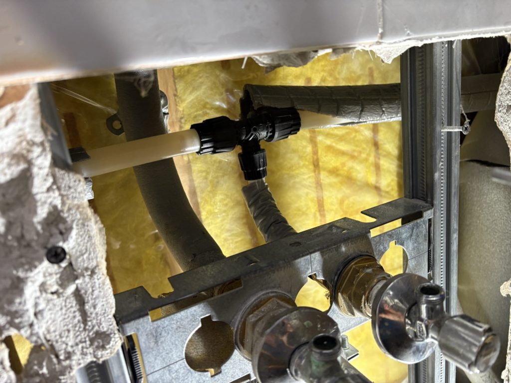 Rohrverbindungen in Isolierung